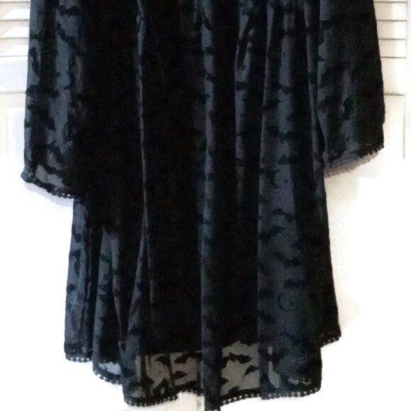 NWT Plus Size 26 Flocked Flying Bats Dress with Lining - Picture 3 of 6